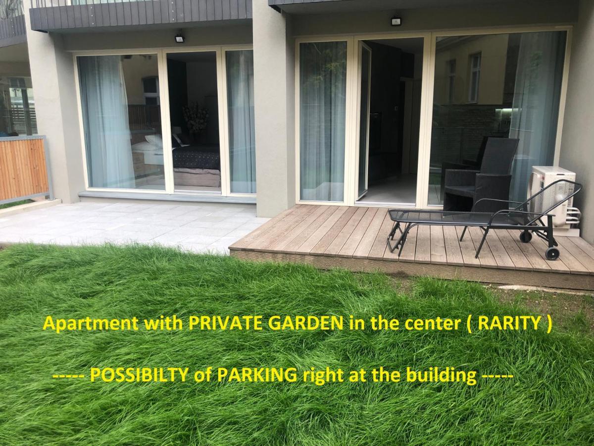 براغ Luxury Apartment With Private Garden المظهر الخارجي الصورة